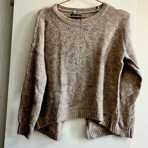 A&F sweater beige.